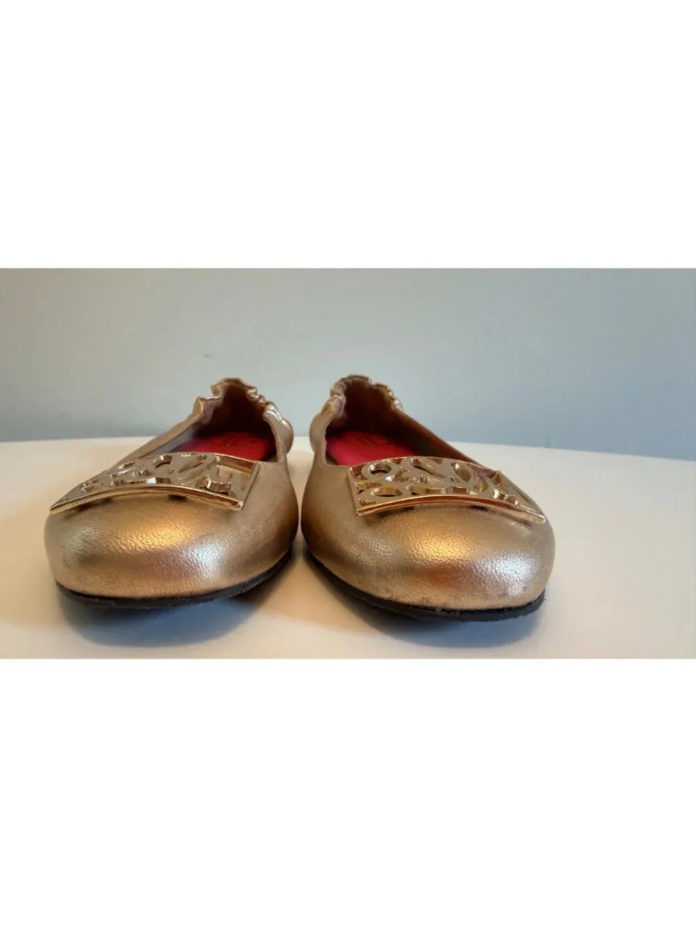 Lilly Pulitzer Gold Ballet Flats With Logo Emblem Size 7.5M Leather Upper